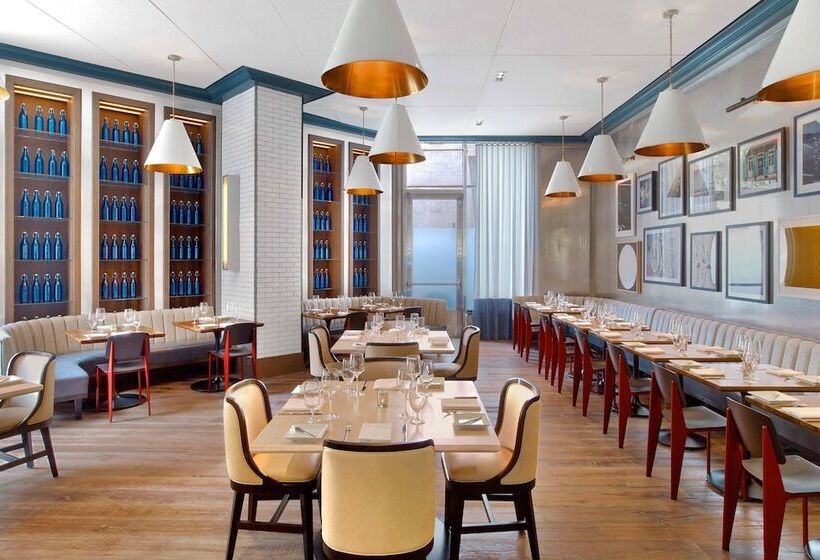 בית מלון כפרי Le Meridien New Orleans