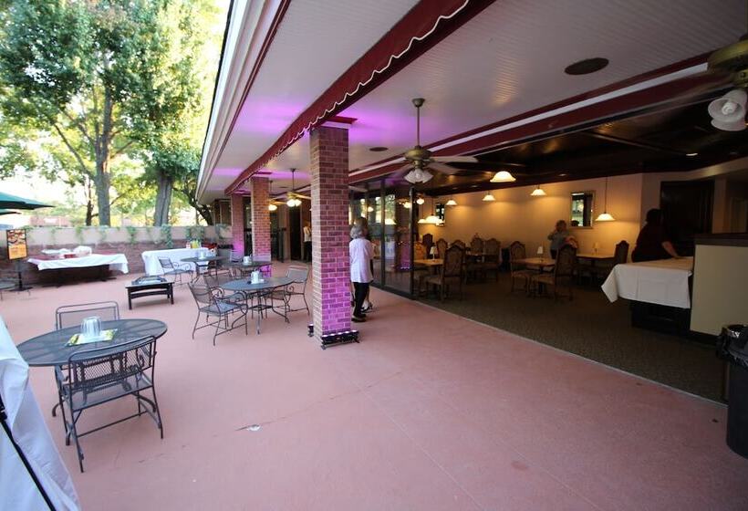 Magnuson Grand Hotel And Conference Center Tyler