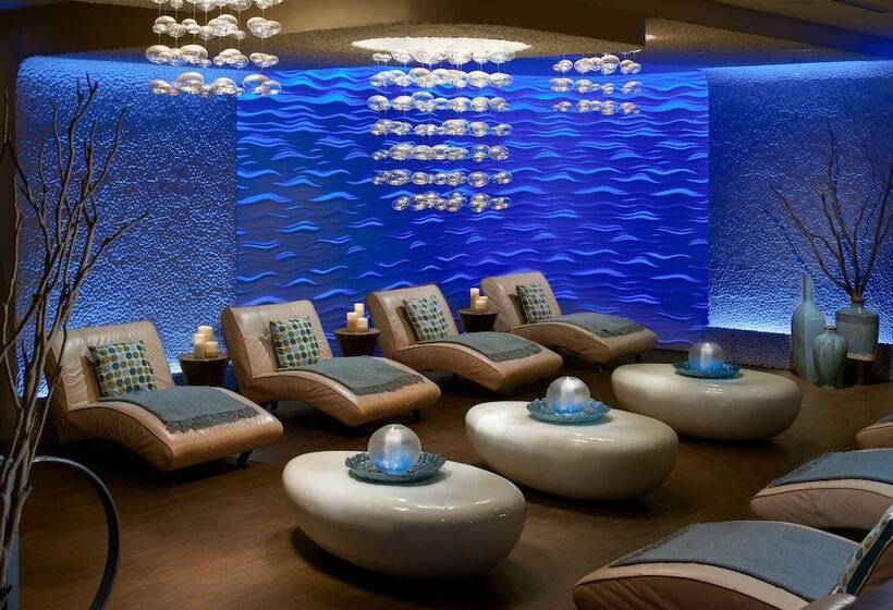 Newport Beachside Hotel & Resort