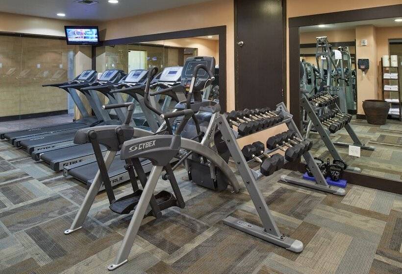 Newport Beachside Hotel & Resort