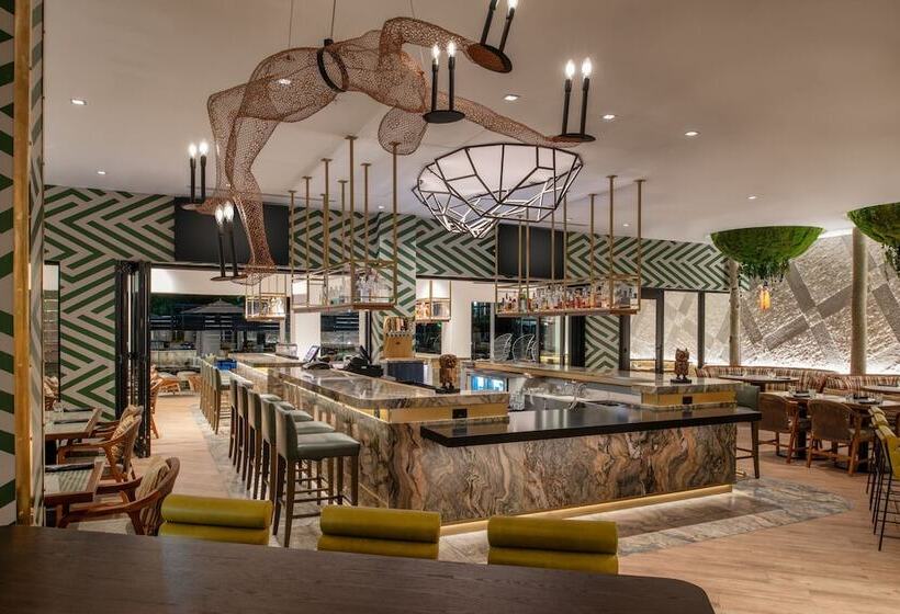 בית מלון כפרי Paradox, Autograph Collection