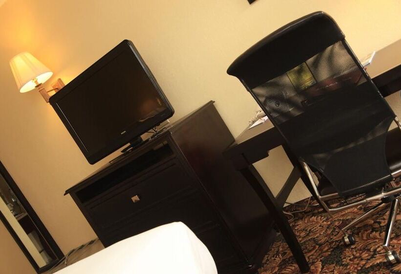 فندق Plaza Inn Midland