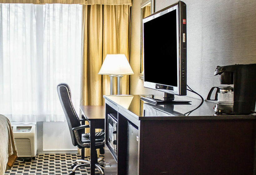 Отель Quality Inn & Conference Center