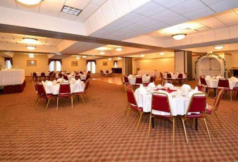 فندق Quality Inn & Conference Center