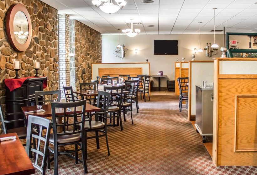 فندق Quality Inn & Conference Center