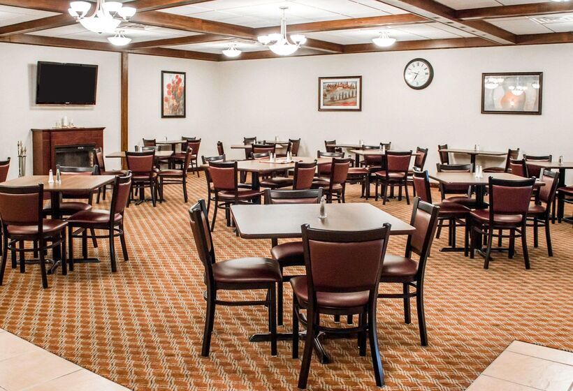 فندق Quality Inn & Conference Center