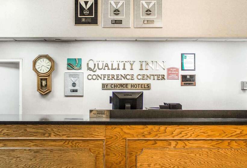 فندق Quality Inn & Conference Center