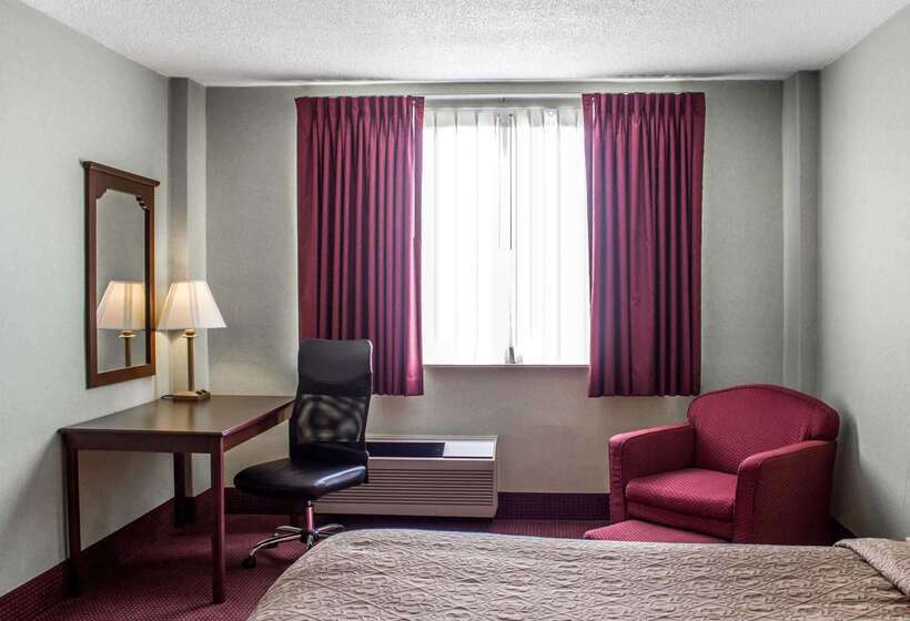 فندق Quality Inn & Conference Center