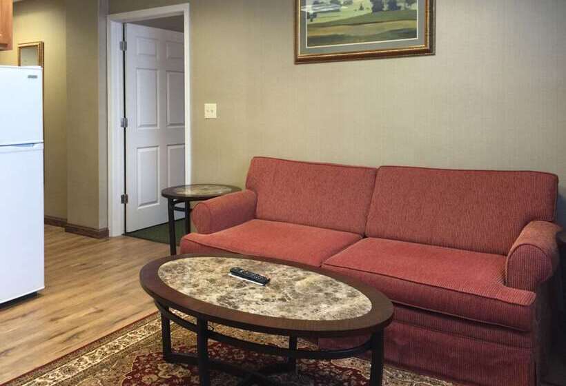 فندق Quality Inn & Conference Center