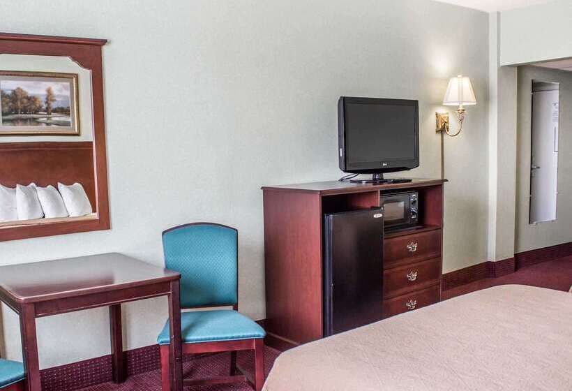 فندق Quality Inn & Conference Center
