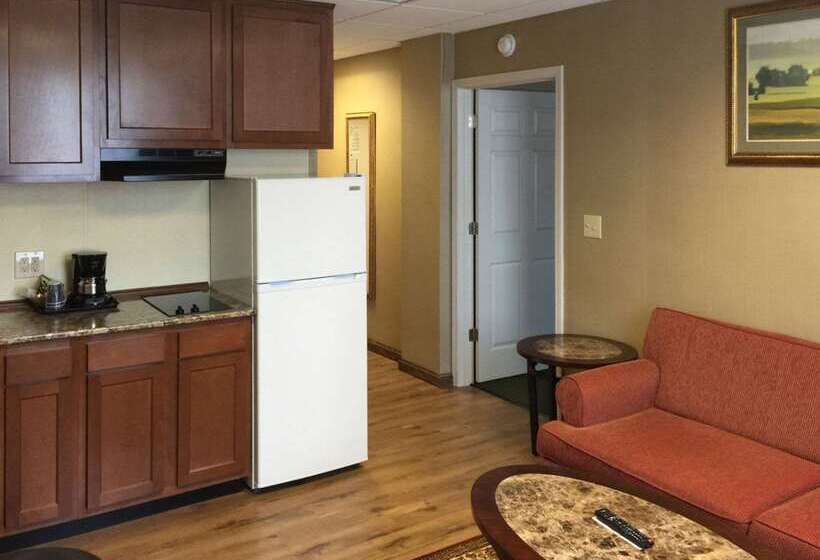 فندق Quality Inn & Conference Center