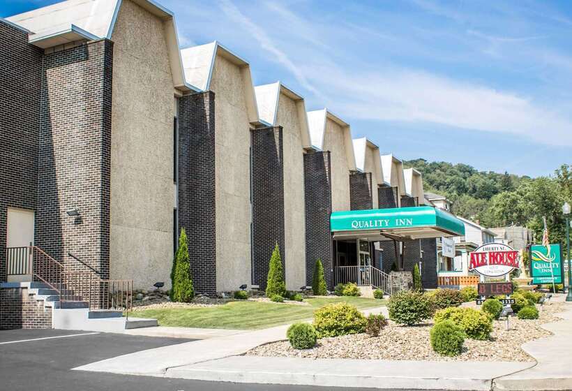 هتل Quality Inn & Conference Center