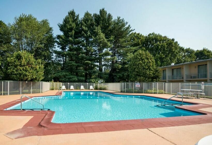 فندق Quality Inn Greenfield