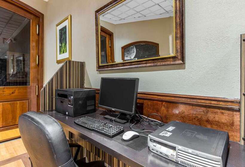 ホテル Quality Inn Midtown