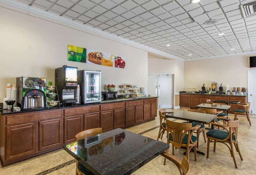 ホテル Quality Inn Midtown