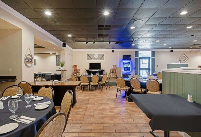 The Lux Hotel & Conference Center, Ascend Hotel Collection