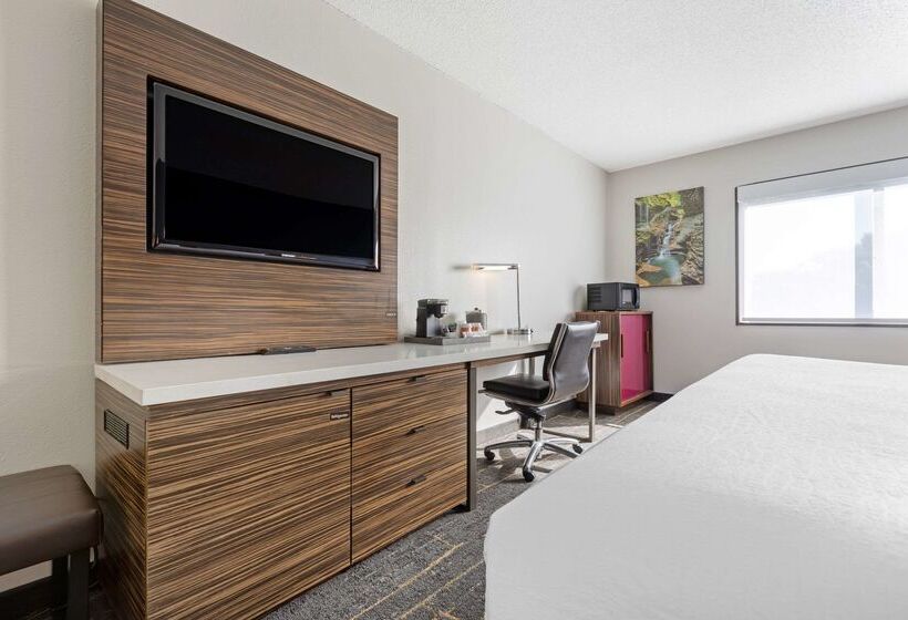 The Lux Hotel & Conference Center, Ascend Hotel Collection