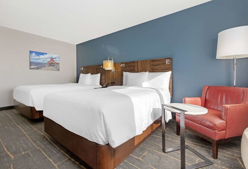 The Lux Hotel & Conference Center, Ascend Hotel Collection