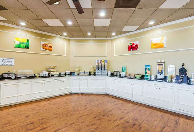 فندق Quality Inn Roanoke Airport