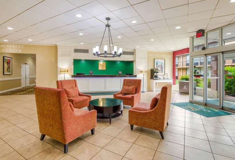 فندق Quality Inn Roanoke Airport