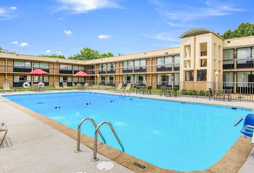 فندق Quality Inn Roanoke Airport
