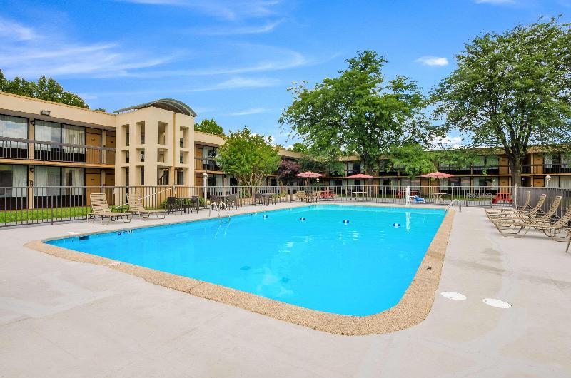 فندق Quality Inn Roanoke Airport