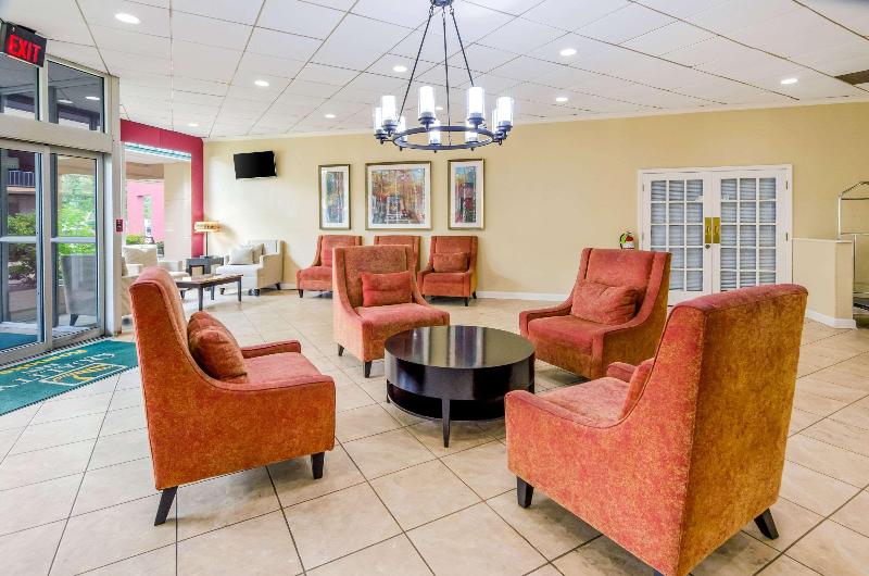 فندق Quality Inn Roanoke Airport