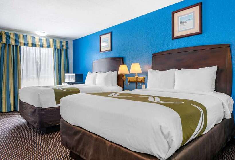 בית מלון כפרי Quality Inn Sarasota North Near Lido Key Beach