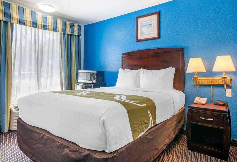 בית מלון כפרי Quality Inn Sarasota North Near Lido Key Beach
