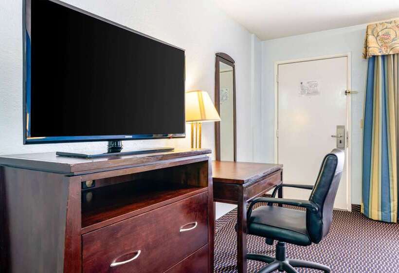 فندق Quality Inn Sarasota North Near Lido Key Beach