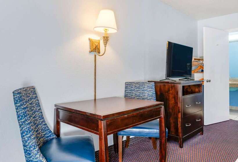 فندق Quality Inn Sarasota North Near Lido Key Beach