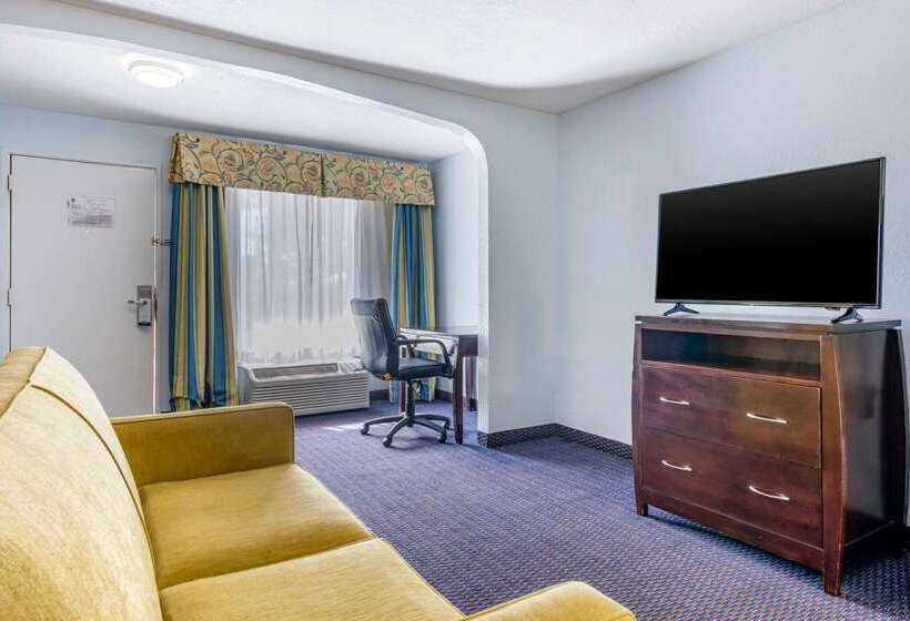 فندق Quality Inn Sarasota North Near Lido Key Beach