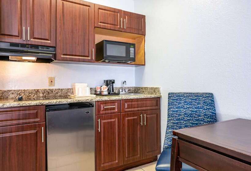 فندق Quality Inn Sarasota North Near Lido Key Beach