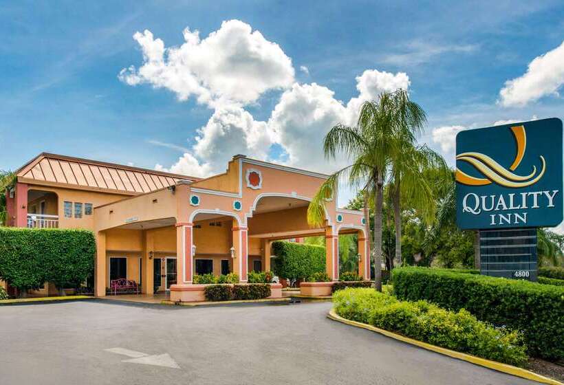 בית מלון כפרי Quality Inn Sarasota North Near Lido Key Beach