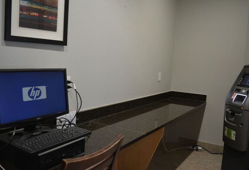 ホテル Quality Inn & Suites East Syracuse  Carrier Circle