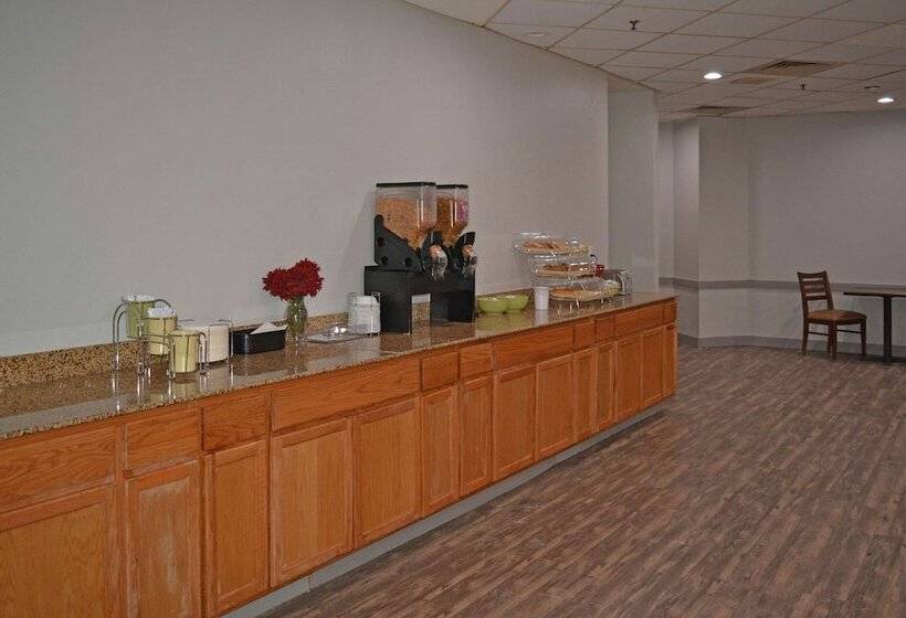 ホテル Quality Inn & Suites East Syracuse  Carrier Circle