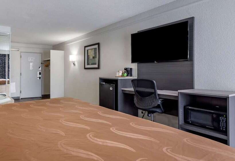 فندق Quality Inn