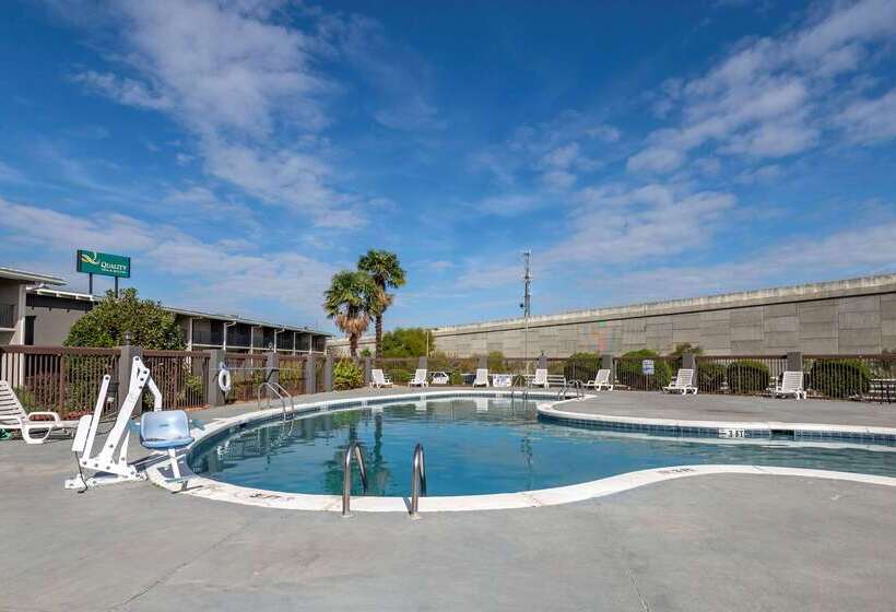 فندق Quality Inn