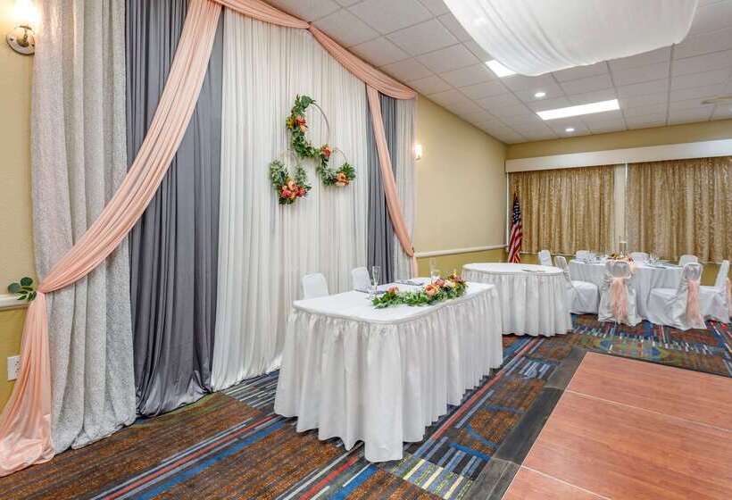 ホテル Quality Inn & Suites Vestal Binghamton Near University