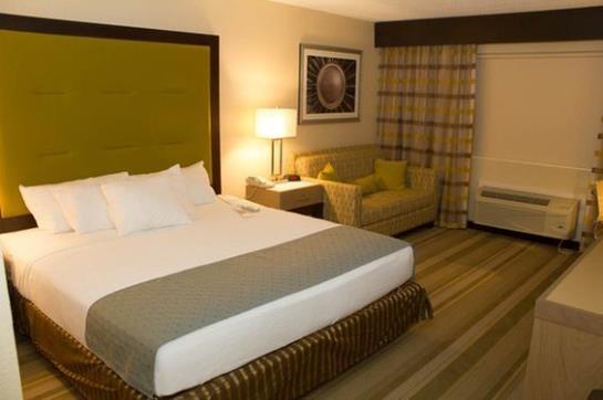 ホテル Wyndham Garden Huntsville Airport