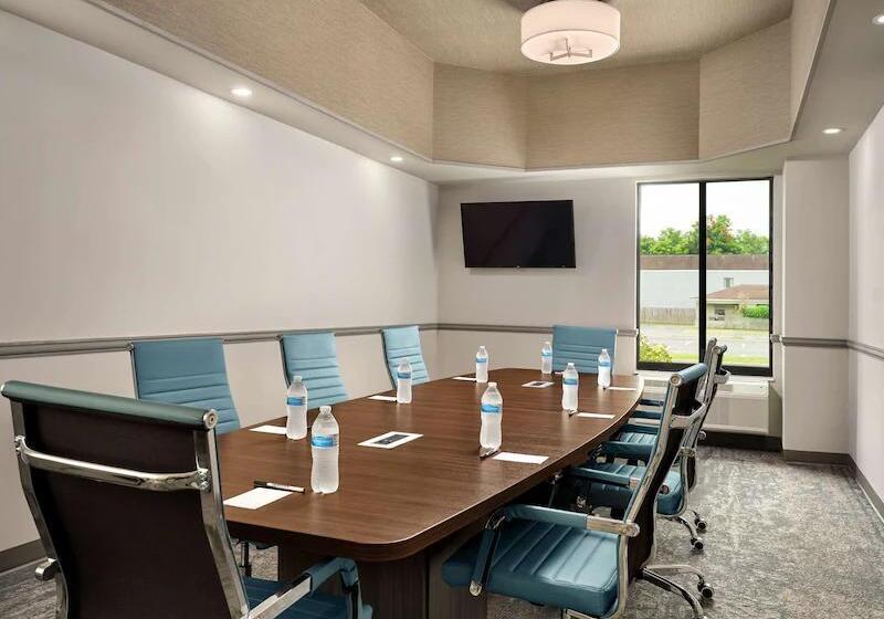 Radisson Hotel West Memphis