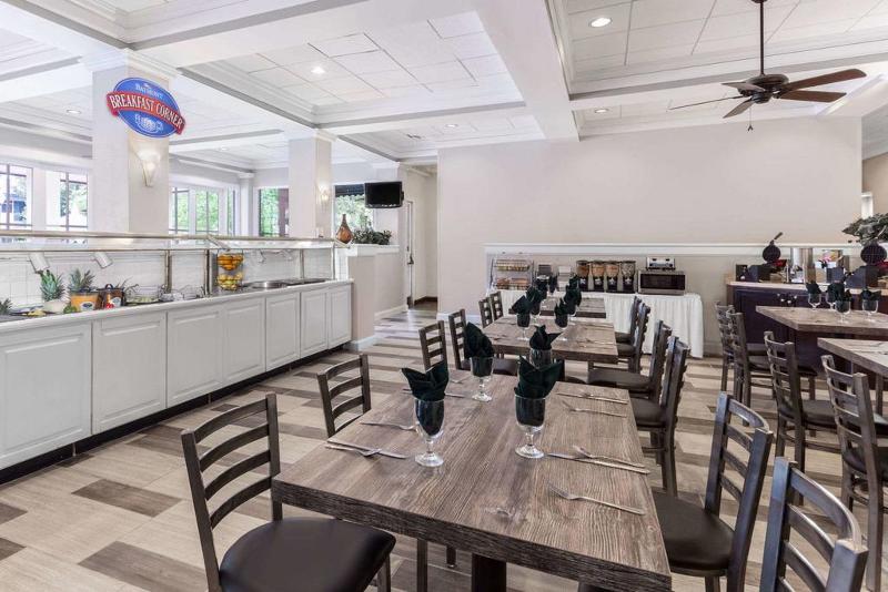 هتل Ramada By Wyndham Augusta Fort Gordon