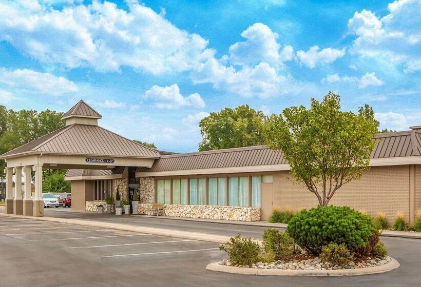 ホテル Ramada By Wyndham Midtown Grand Island
