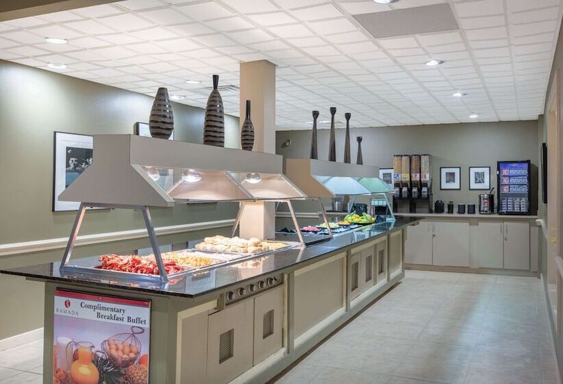 ホテル Ramada By Wyndham Midtown Grand Island