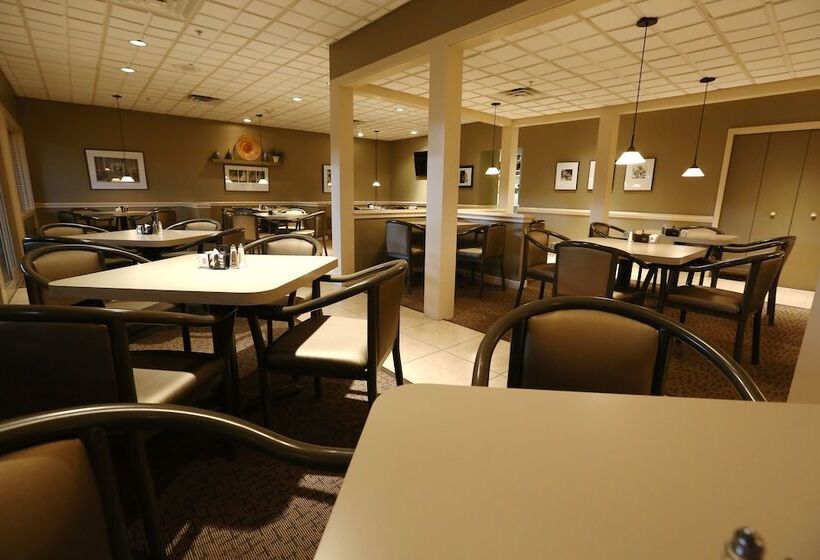 ホテル Ramada By Wyndham Midtown Grand Island