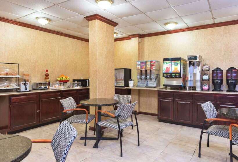 فندق Ramada By Wyndham Pikesville/baltimore North