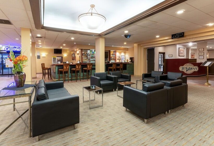 Ramada By Wyndham Reno Hotel & Casino