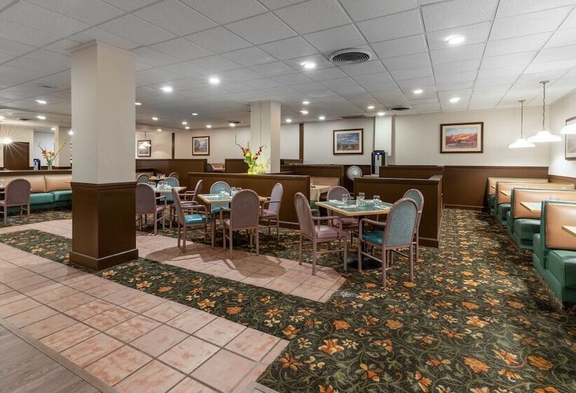 Ramada By Wyndham Reno Hotel & Casino