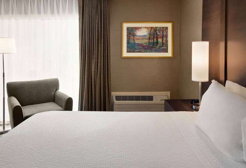 ホテル Ramada Plaza By Wyndham Portland