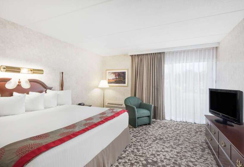 ホテル Ramada Plaza By Wyndham Portland